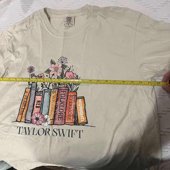 Taylor Swift comfort colors tee size L - Picture 9 of 10
